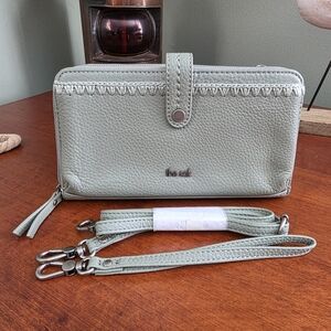 The Sak Iris Smartphone Wallet Light Green Leather Crossbody Bag NWOT